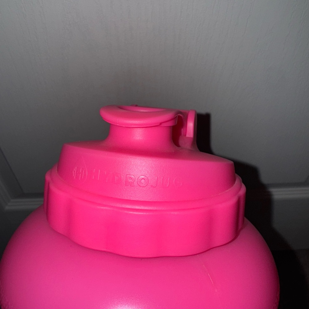 ❤️2 for 10❤️ Hot pink hydrojug pro jug with leopard sleeve - Picture 9 of 9